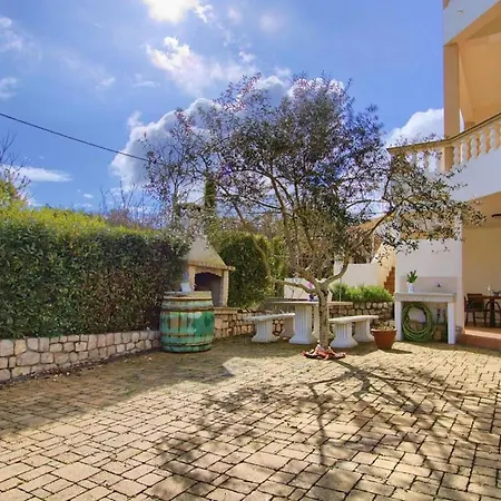 1 Bedroom Stunning In Apartmán Lukoran