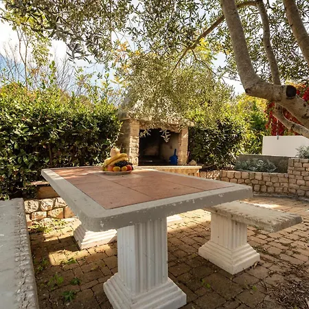 1 Bedroom Stunning In Lukoran