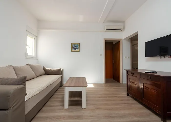 1 Bedroom Stunning In شقة
