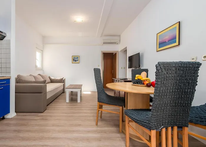 1 Bedroom Stunning In *