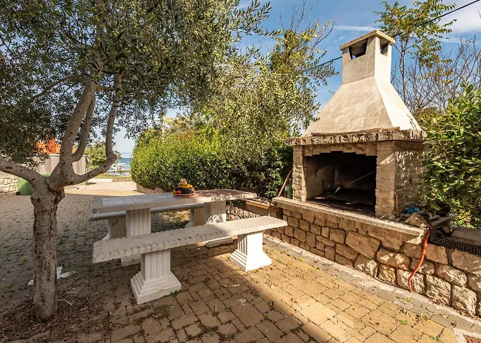 1 Bedroom Stunning In * Lukoran