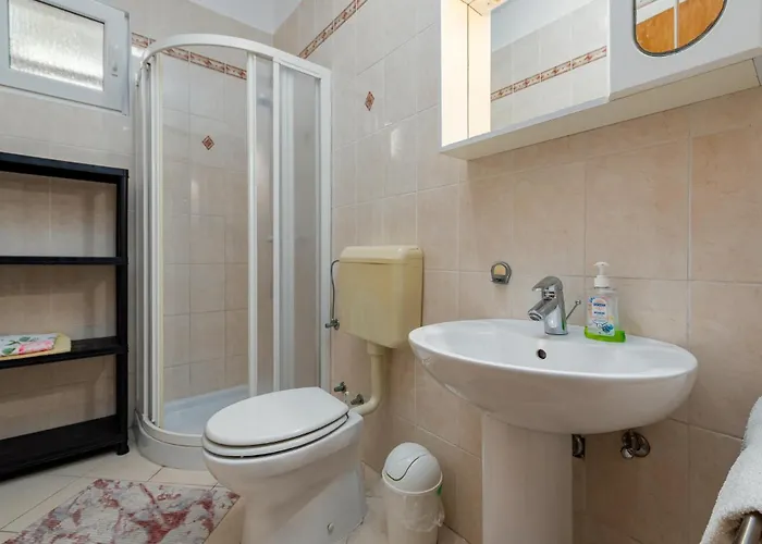 Апартаменты 1 Bedroom Stunning In *